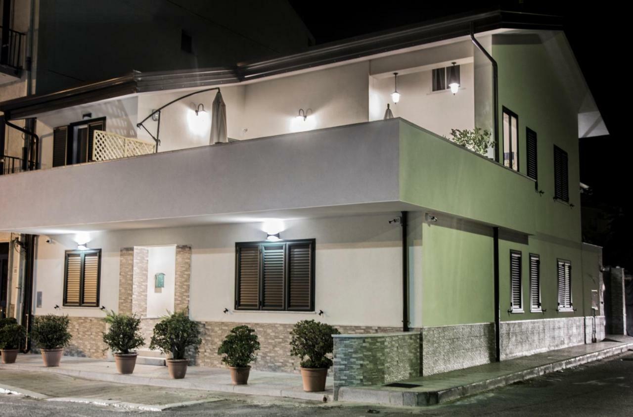 B&B A Due Passi Dal Mare Catona Di Reggio Calabria Luaran gambar