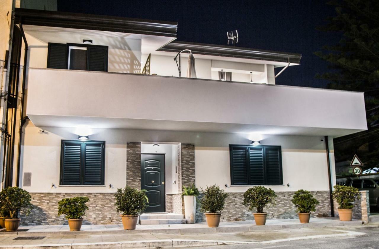 B&B A Due Passi Dal Mare Catona Di Reggio Calabria Luaran gambar