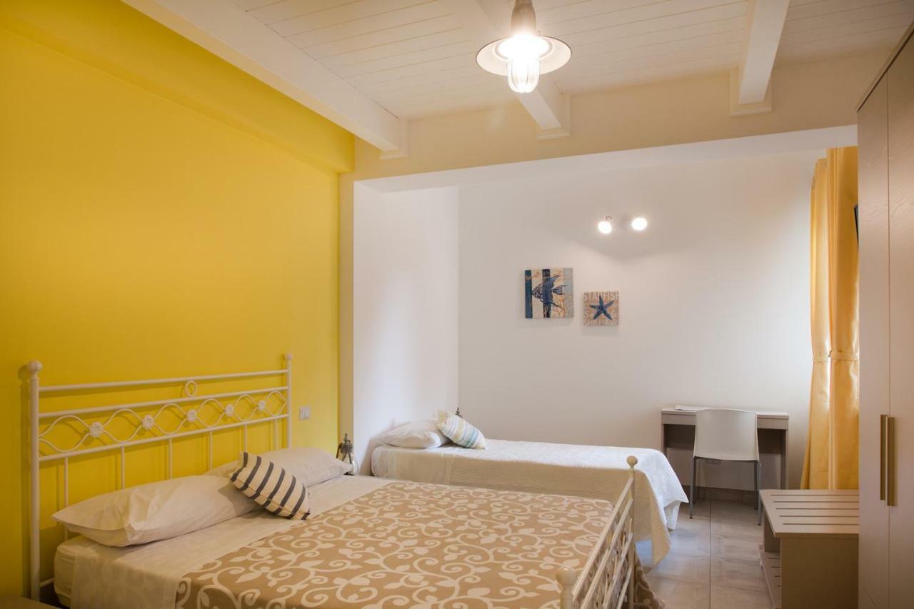 B&B A Due Passi Dal Mare Catona Di Reggio Calabria Luaran gambar