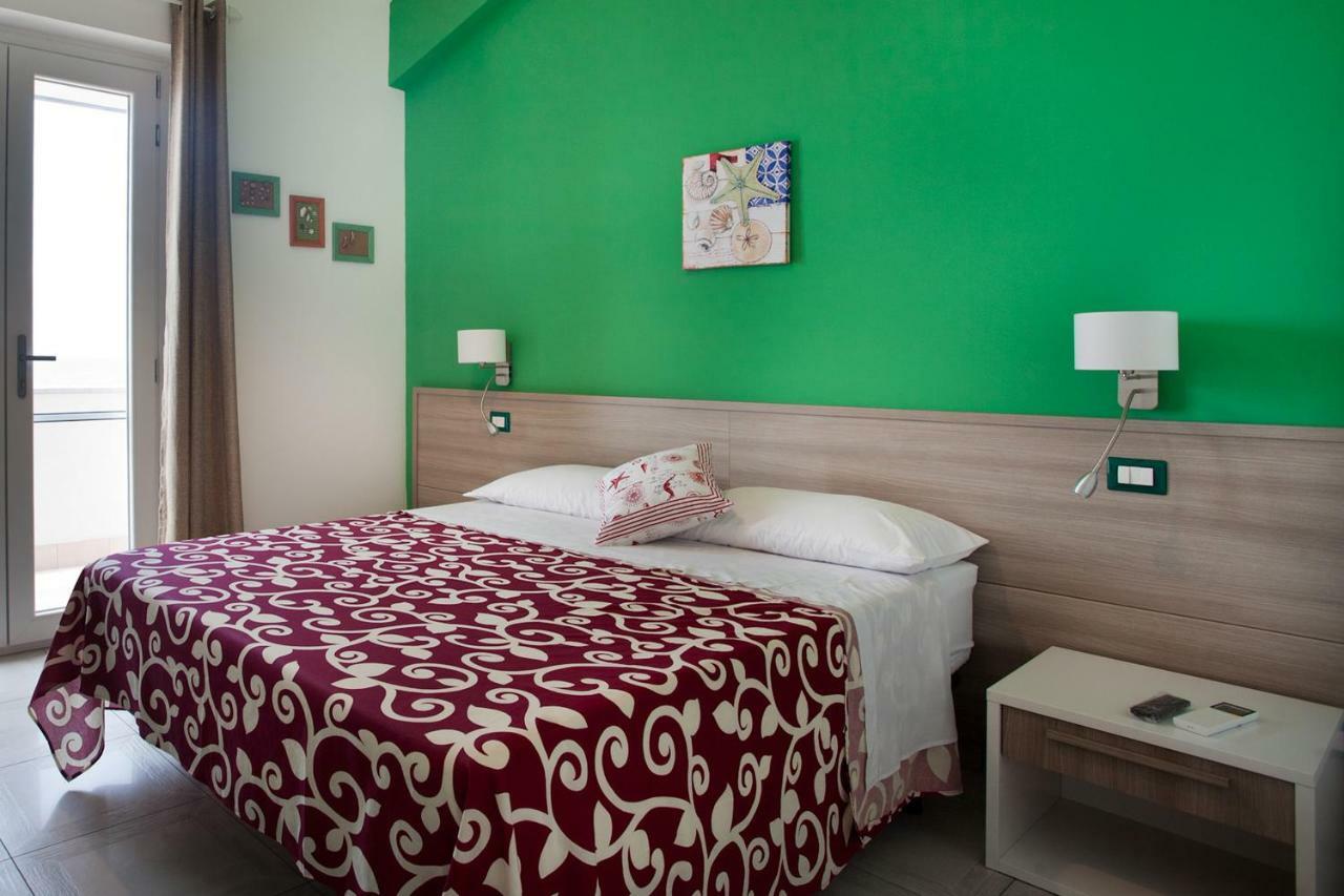 B&B A Due Passi Dal Mare Catona Di Reggio Calabria Luaran gambar